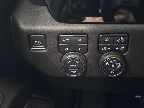 Certified 2023 Chevrolet Silverado 1500 High Country w/ High Country Premium Package image 25