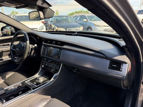 Used 2018 Jaguar XF R-Sport AWD/4WD image 15