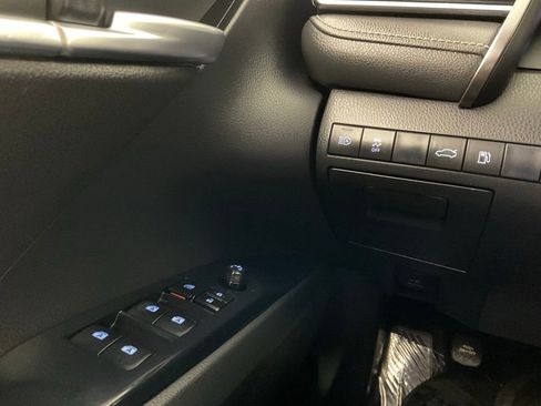 Used 2018 Toyota Camry SE image 19