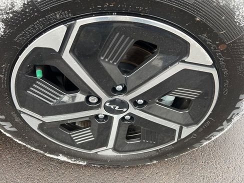 Certified 2023 Kia Niro EX image 45