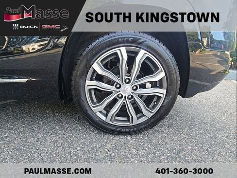 Used 2020 GMC Terrain Denali w/ Denali Premium Package AWD/4WD image 9