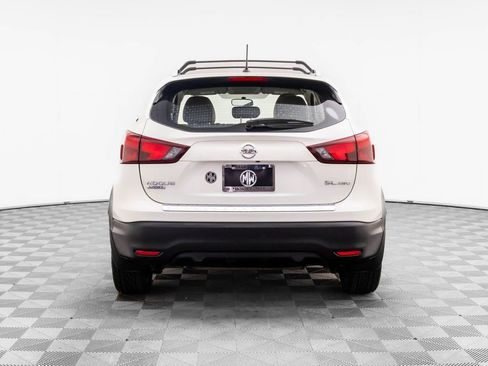 Used 2018 Nissan Rogue Sport SL image 4