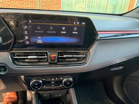 Used 2025 Chevrolet TrailBlazer RS w/ Convenience Package FWD image 10