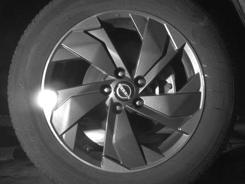 Used 2025 Nissan Rogue SV image 13