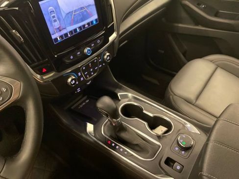 Used 2023 Chevrolet Traverse LT w/ LT Premium Package AWD/4WD image 12