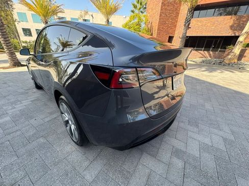 Used 2024 Tesla Model Y Long Range RWD image 4