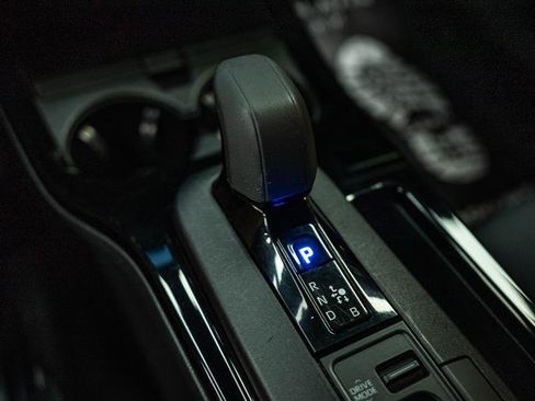 Used 2024 Toyota Prius LE image 18