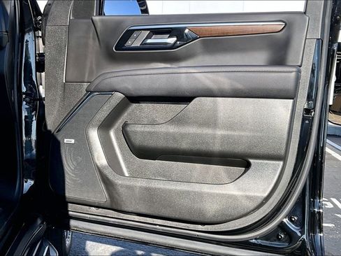 Used 2025 Chevrolet Tahoe High Country image 21