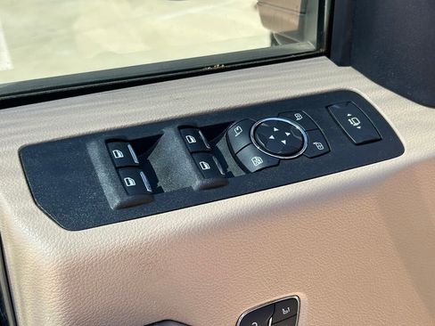 Used 2020 Ford F250 Lariat w/ Chrome Package image 23