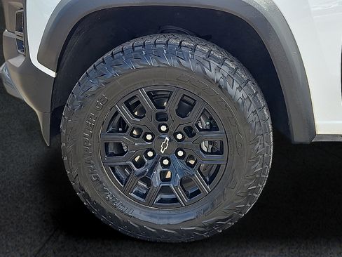 Used 2024 Chevrolet Colorado Trail Boss w/ Advanced Trailering Package AWD/4WD image 8