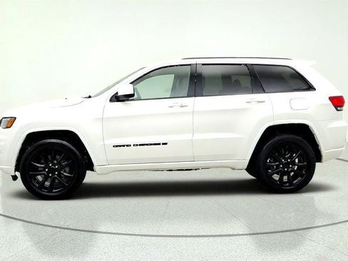 Used 2022 Jeep Grand Cherokee Laredo X AWD/4WD image 8