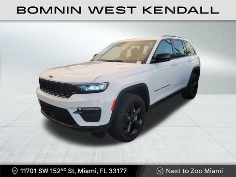 Used 2025 Jeep Grand Cherokee Limited w/ Black Appearance Package image 2