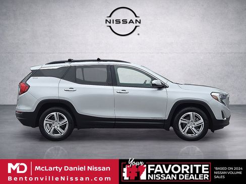 Used 2018 GMC Terrain SLE w/ Driver Convenience Package FWD image 6