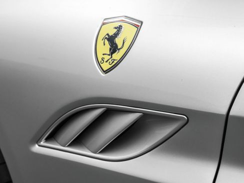 Used 2011 Ferrari California image 30