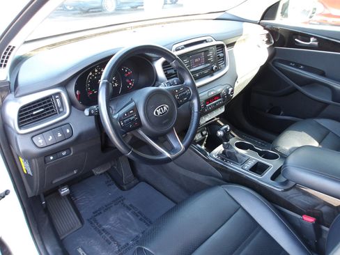Used 2016 Kia Sorento EX w/ EX Premium Package image 9