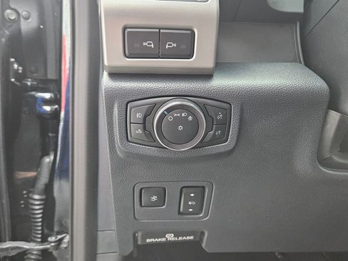 Used 2022 Ford F250 Lariat w/ Black Appearance Package image 19