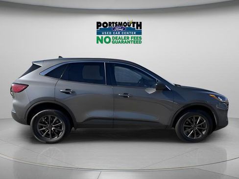 Used 2022 Ford Escape SE w/ Cold Weather Package image 5