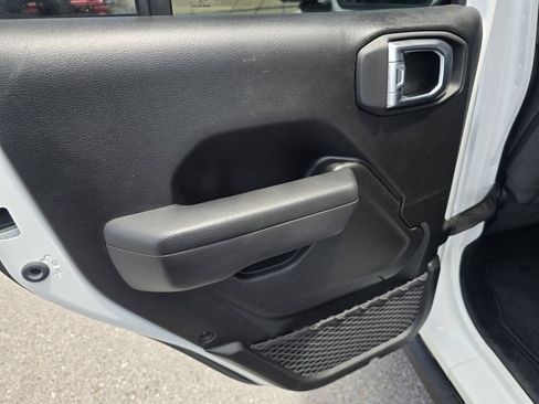 Used 2025 Jeep Gladiator Sport AWD/4WD image 14