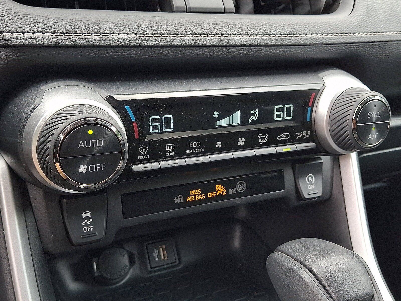 Used 2025 Toyota RAV4 XLE AWD/4WD image 16