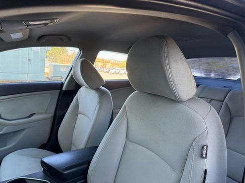 Used 2015 Kia Optima LX FWD image 13
