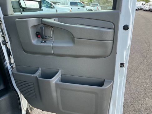 Used 2014 Chevrolet Express 2500 image 15