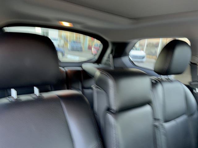 Used 2015 Nissan Pathfinder Platinum FWD image 17