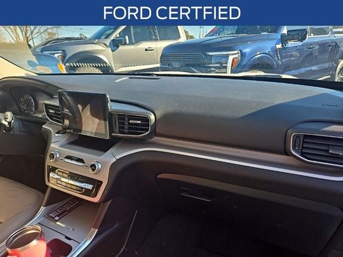 Used 2024 Ford Explorer XLT w/ Equipment Group 202A image 3