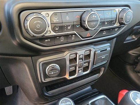Used 2021 Jeep Wrangler Unlimited Sport image 27