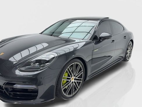 Used 2019 Porsche Panamera 4 image 3