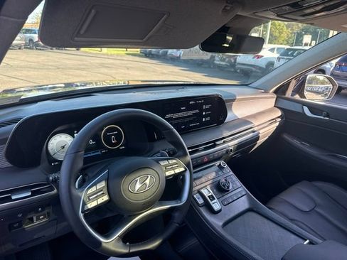 Used 2024 Hyundai Palisade Limited AWD/4WD image 3