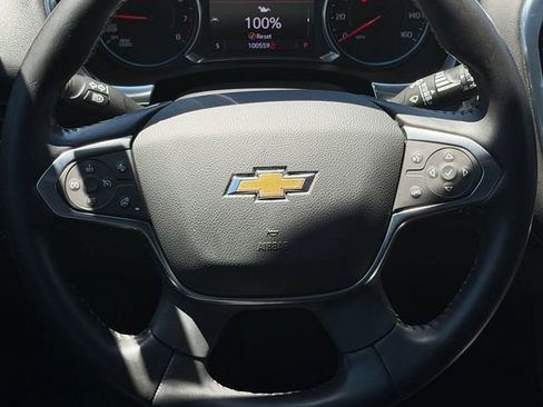 Used 2022 Chevrolet Traverse LT FWD image 13