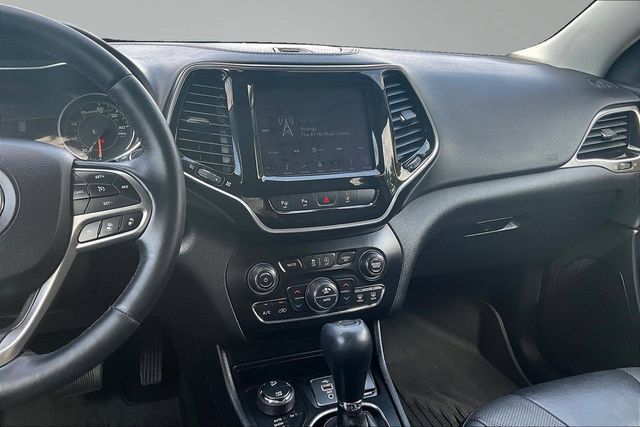 Used 2019 Jeep Cherokee Limited w/ Technology Group AWD/4WD image 9