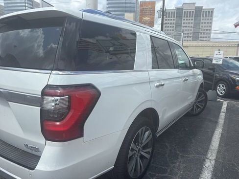 Used 2021 Ford Expedition Platinum image 2