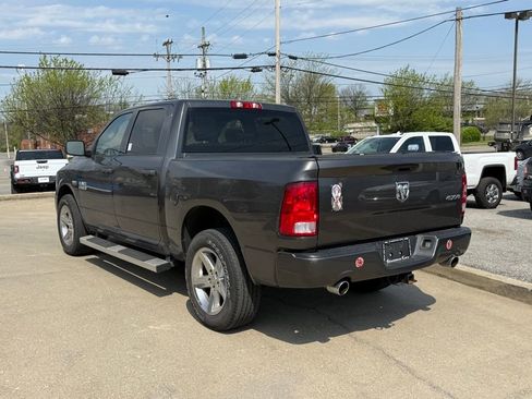 Used 2017 RAM 1500 Express w/ Express Value Package AWD/4WD image 9