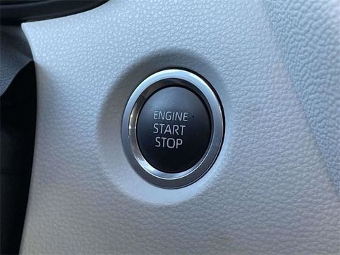 Certified 2024 Toyota Corolla SE image 26