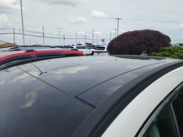 Used 2022 Ford Escape SEL FWD image 4