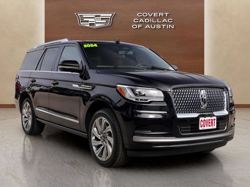 Used 2024 Lincoln Navigator Reserve AWD/4WD image 6