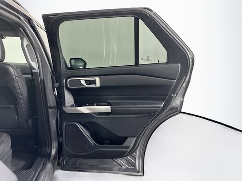 Used 2023 Ford Explorer XLT w/ Equipment Group 202A image 31