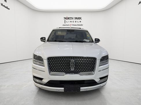Used 2020 Lincoln Navigator Reserve w/ Luxury Package RWD image 8