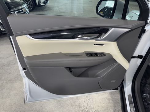 Used 2023 Cadillac XT6 Premium Luxury AWD/4WD image 18