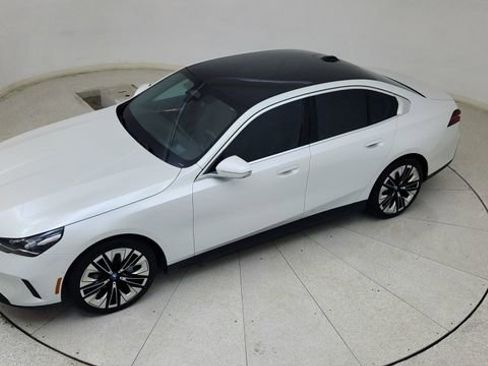 Used 2025 BMW i5 xDrive40 w/ Premium Package AWD/4WD image 82