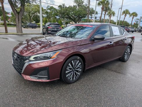 Certified 2024 Nissan Altima 2.5 SV FWD image 8