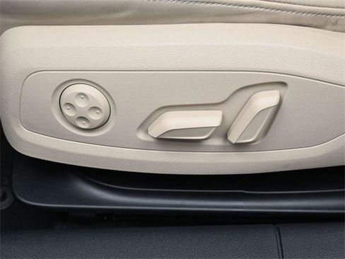 Used 2023 Audi A4 2.0T Premium w/ Convenience Package image 10