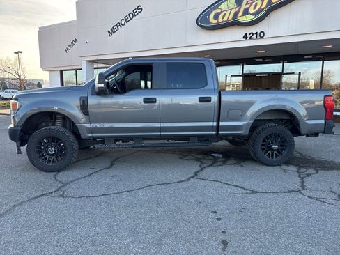 Used 2022 Ford F250 XL w/ Power Equipment Group image 6