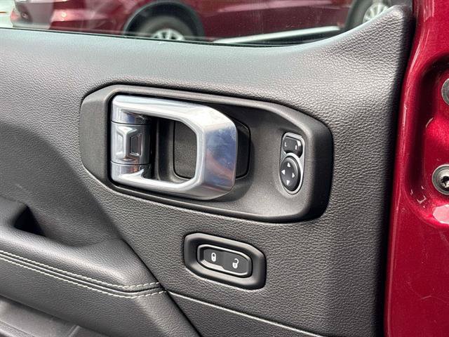 Certified 2021 Jeep Gladiator Rubicon AWD/4WD image 26