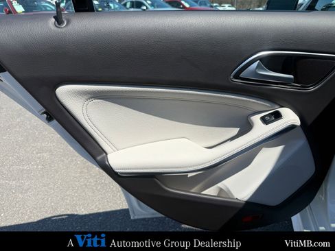 Used 2018 Mercedes-Benz CLA 250 4MATIC image 20