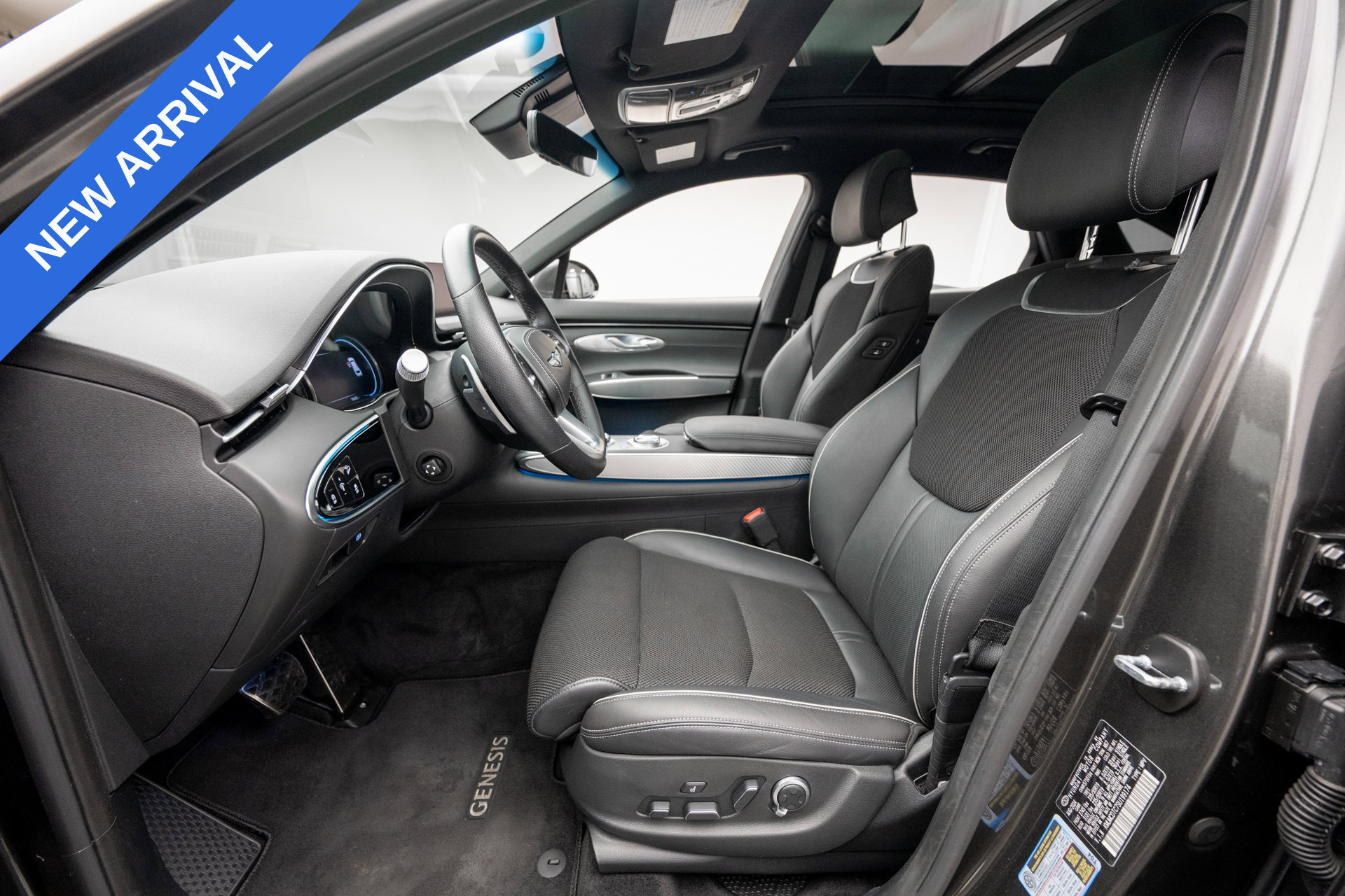Used 2025 Genesis GV70 3.5T Sport AWD/4WD image 12