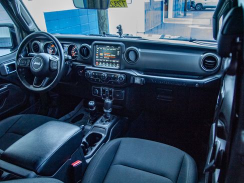 Used 2022 Jeep Wrangler Unlimited Sport AWD/4WD image 27
