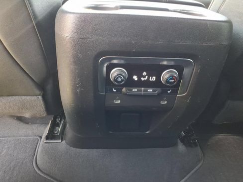 Used 2023 Chevrolet Tahoe Premier AWD/4WD image 35