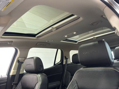 Used 2022 GMC Acadia Denali image 40